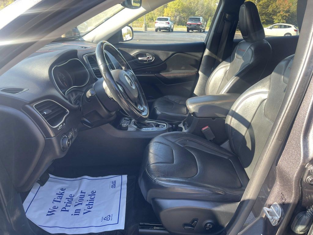 2019 Jeep Cherokee Image 17