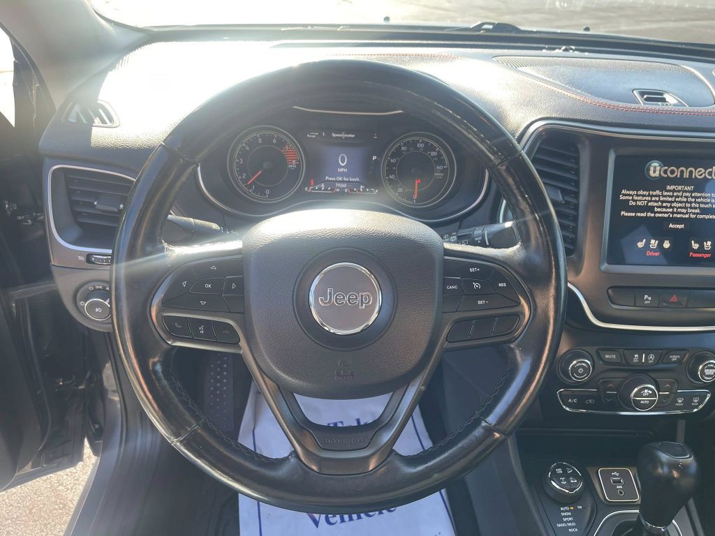 2019 Jeep Cherokee Image 18