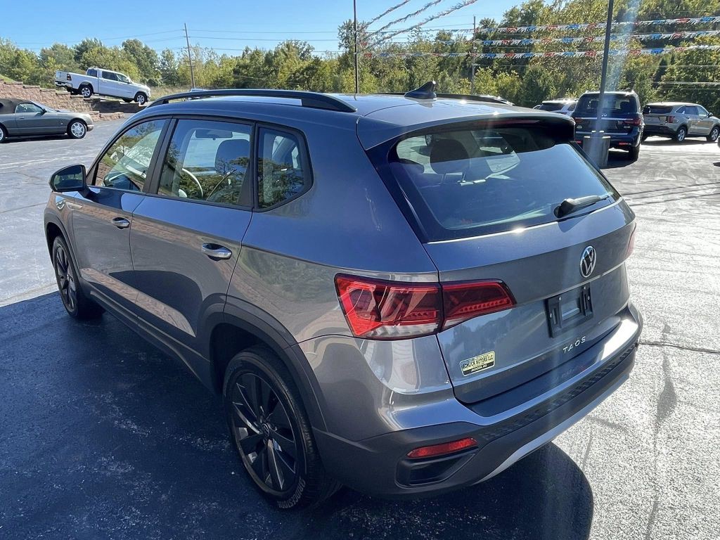 2022 Volkswagen Taos Image 5