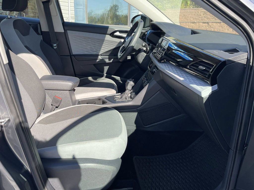2022 Volkswagen Taos Image 10