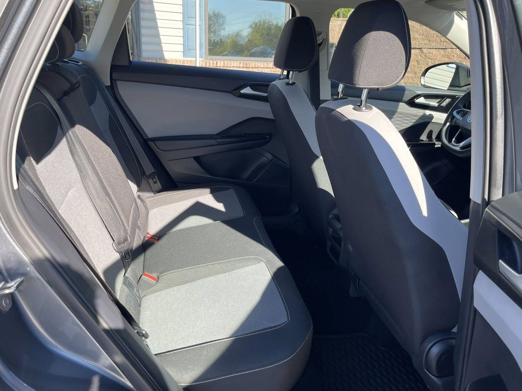 2022 Volkswagen Taos Image 12