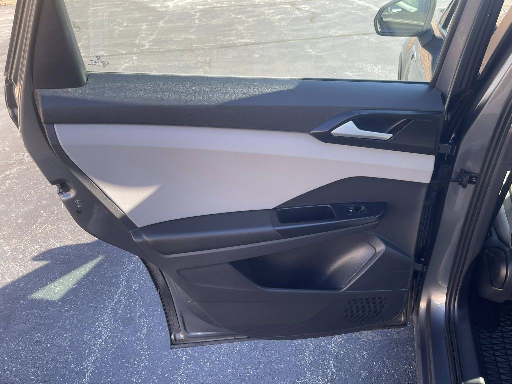 2022 Volkswagen Taos Image 14