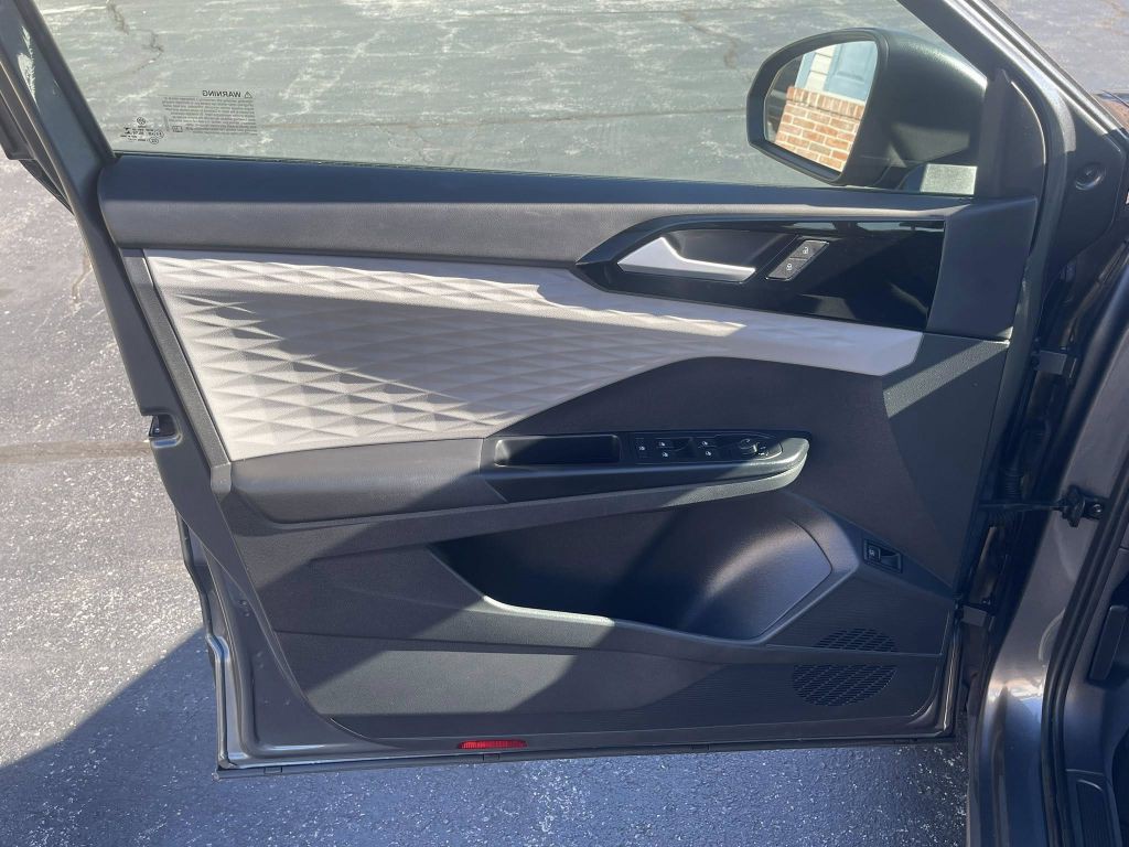 2022 Volkswagen Taos Image 16