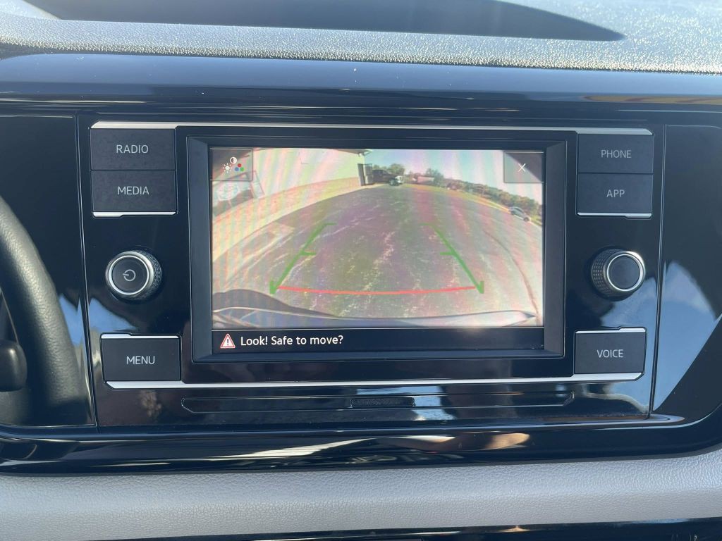 2022 Volkswagen Taos Image 21