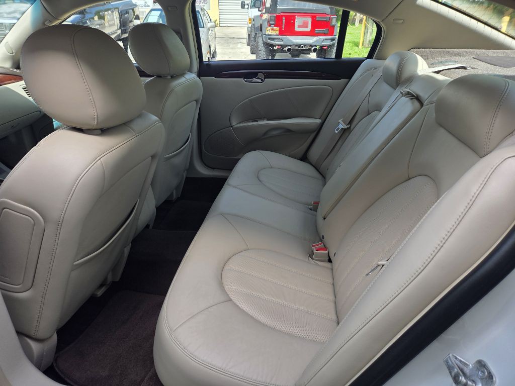 2010 Buick Lucerne Image 12