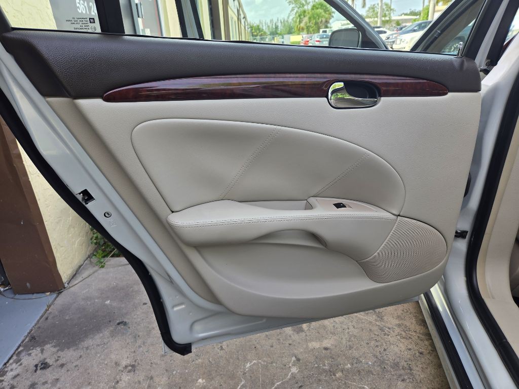 2010 Buick Lucerne Image 14