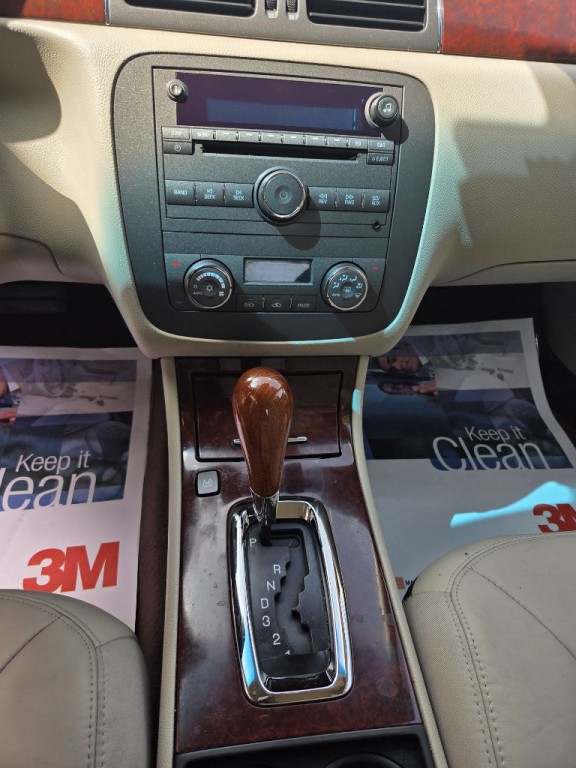 2010 Buick Lucerne Image 16