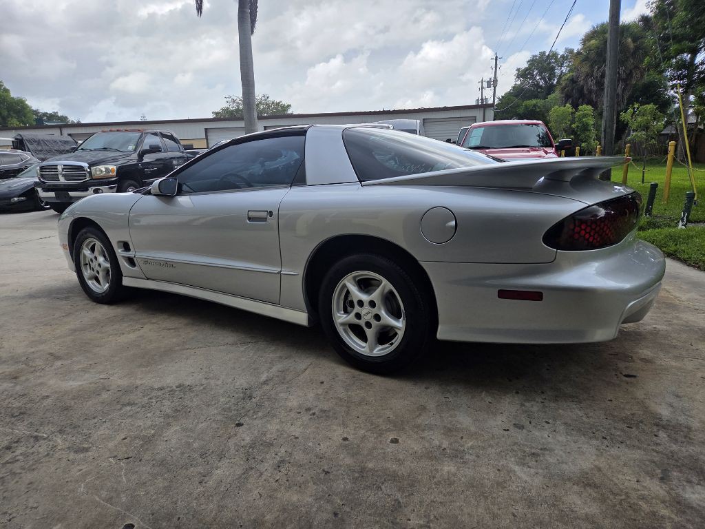 2000 Pontiac Firebird Image 4