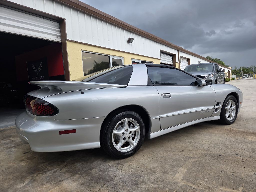 2000 Pontiac Firebird Image 6