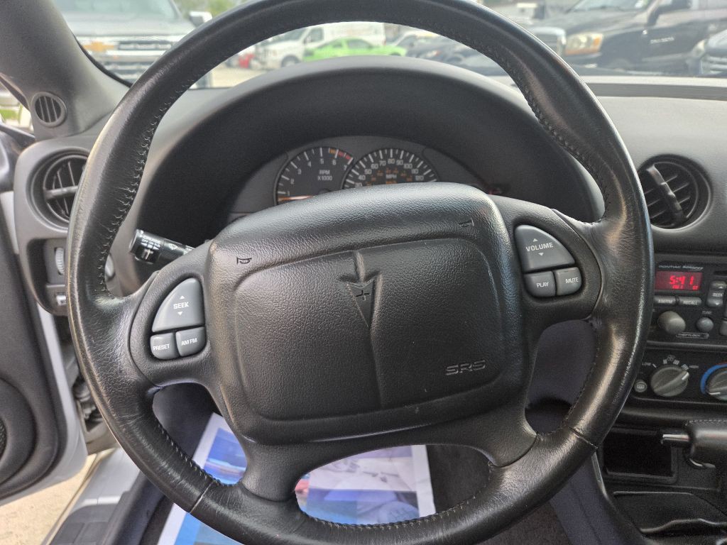 2000 Pontiac Firebird Image 10