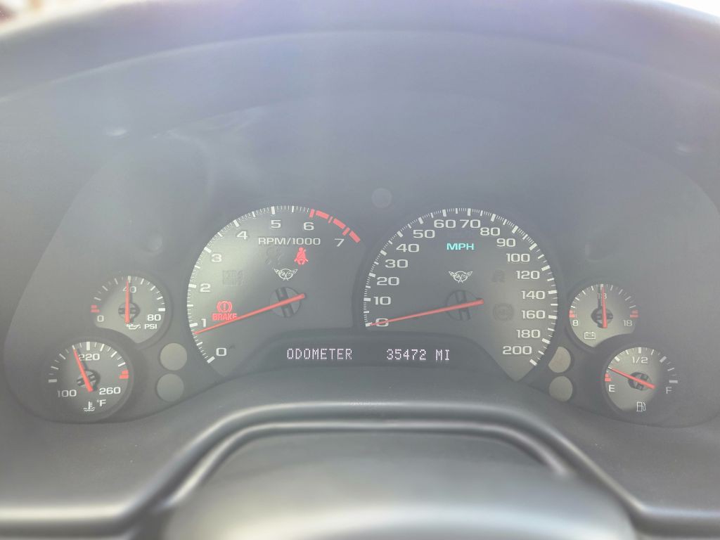 2002 Chevrolet Corvette Image 8