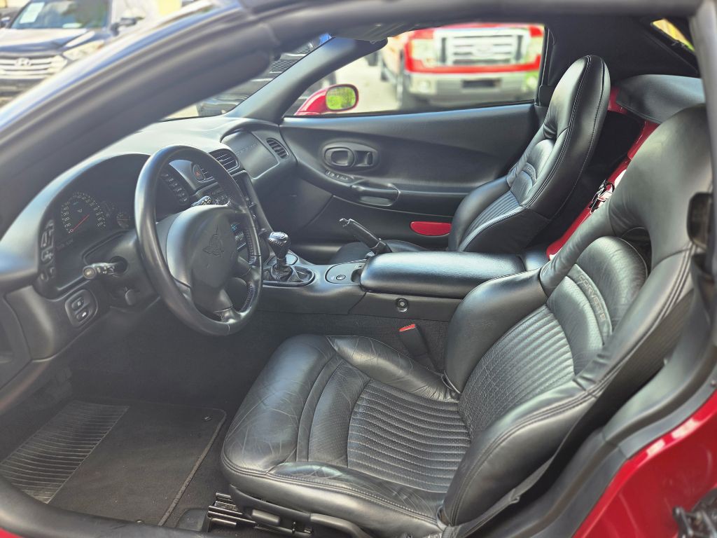 2002 Chevrolet Corvette Image 12