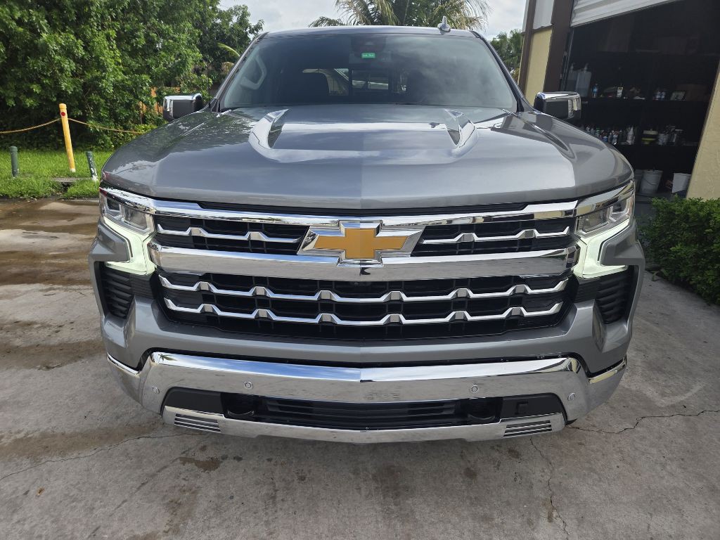 2024 Chevrolet Silverado 1500 Image 2