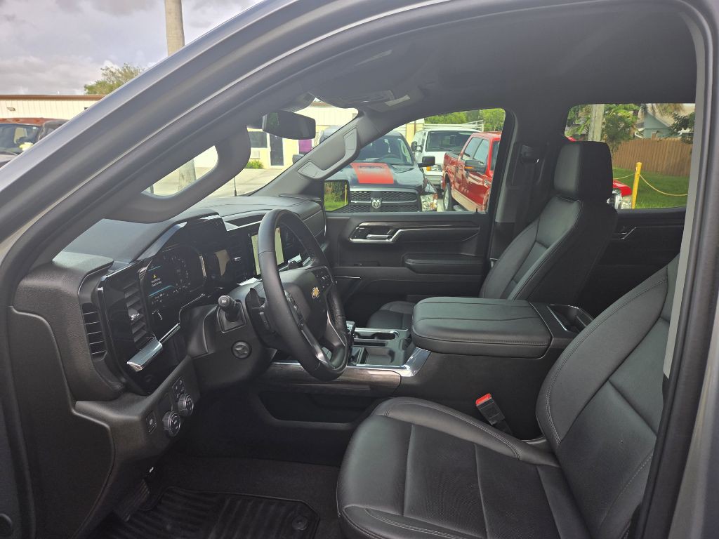 2024 Chevrolet Silverado 1500 Image 8