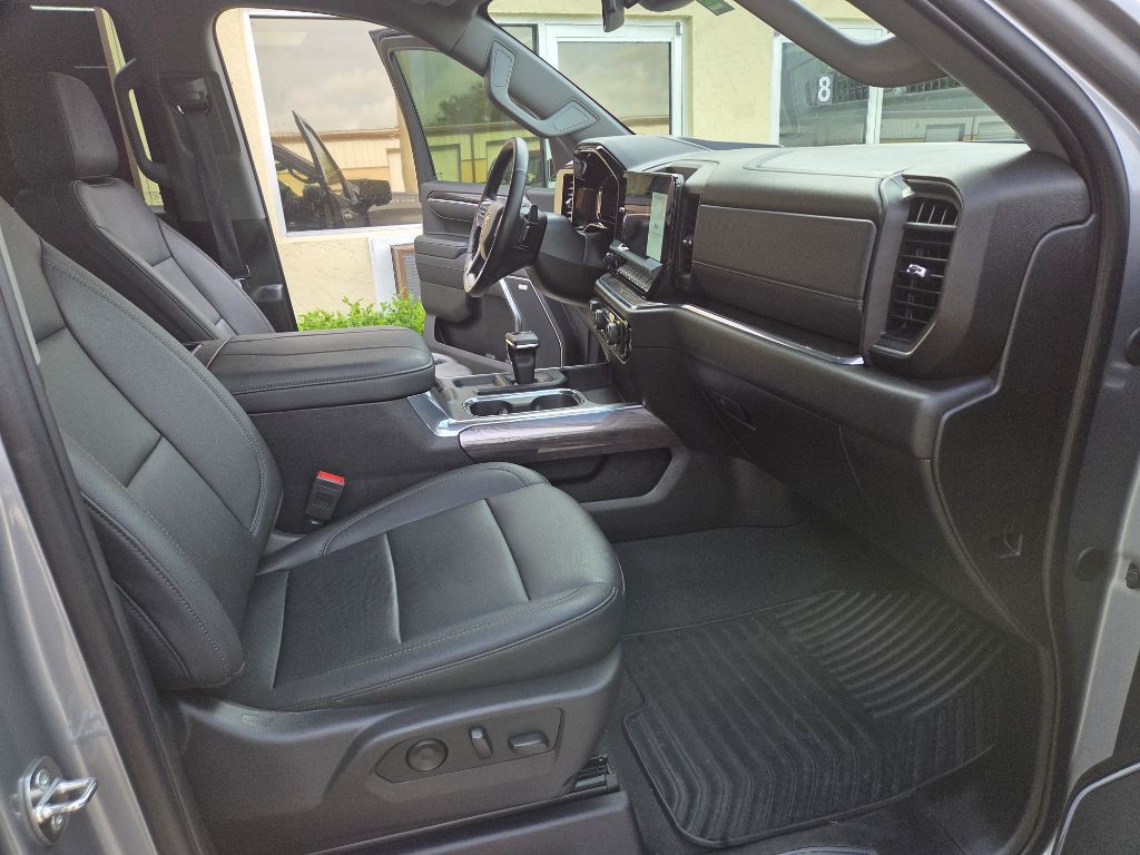 2024 Chevrolet Silverado 1500 Image 17