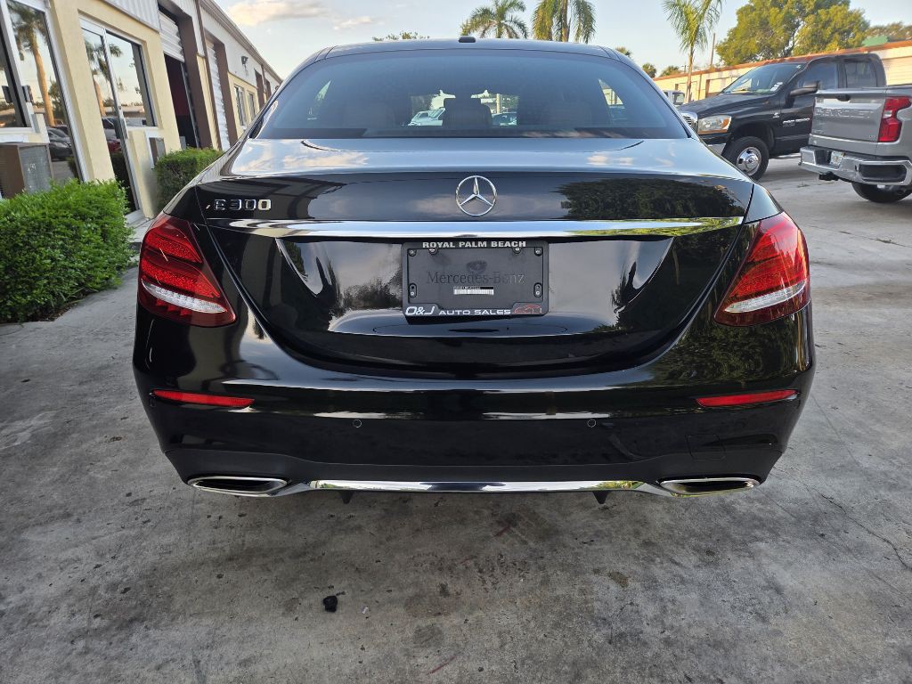 2017 Mercedes-Benz E-Class Image 5