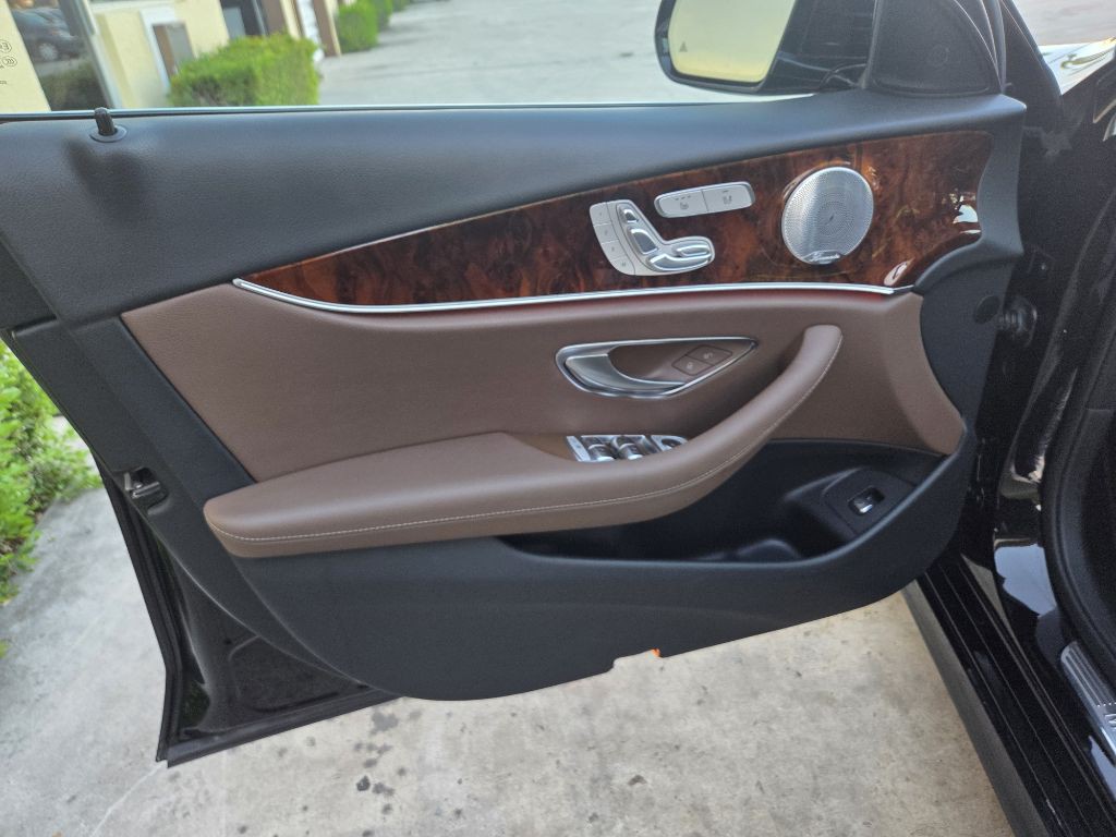 2017 Mercedes-Benz E-Class Image 9