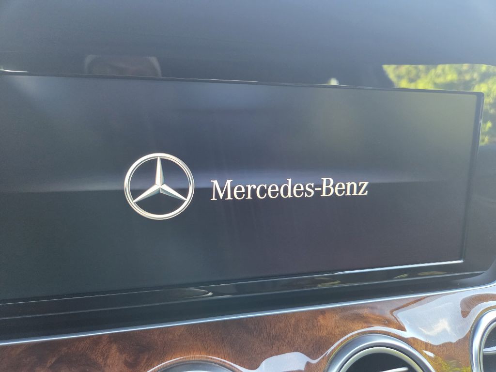 2017 Mercedes-Benz E-Class Image 11