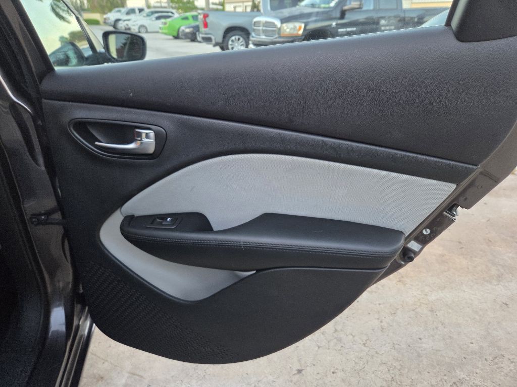 2015 Dodge Dart Image 16