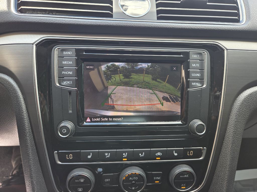 2017 Volkswagen Passat Image 11