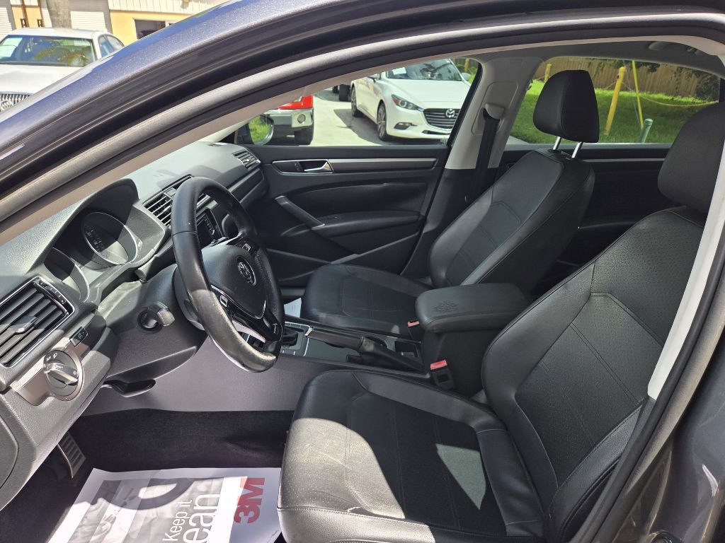 2017 Volkswagen Passat Image 12