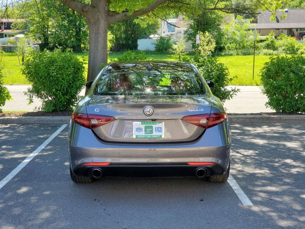 2021 Alfa Romeo Giulia Image 5