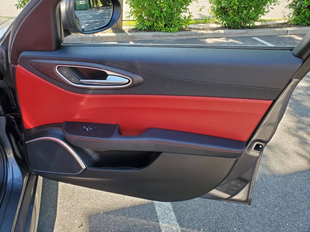 2021 Alfa Romeo Giulia Image 15