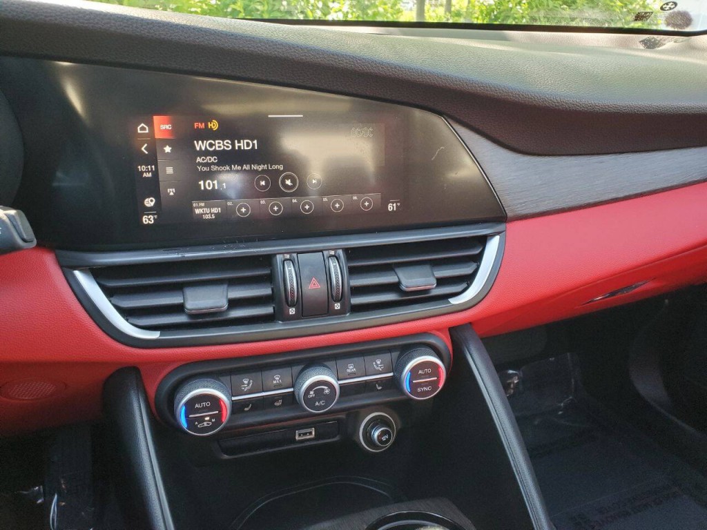 2021 Alfa Romeo Giulia Image 19