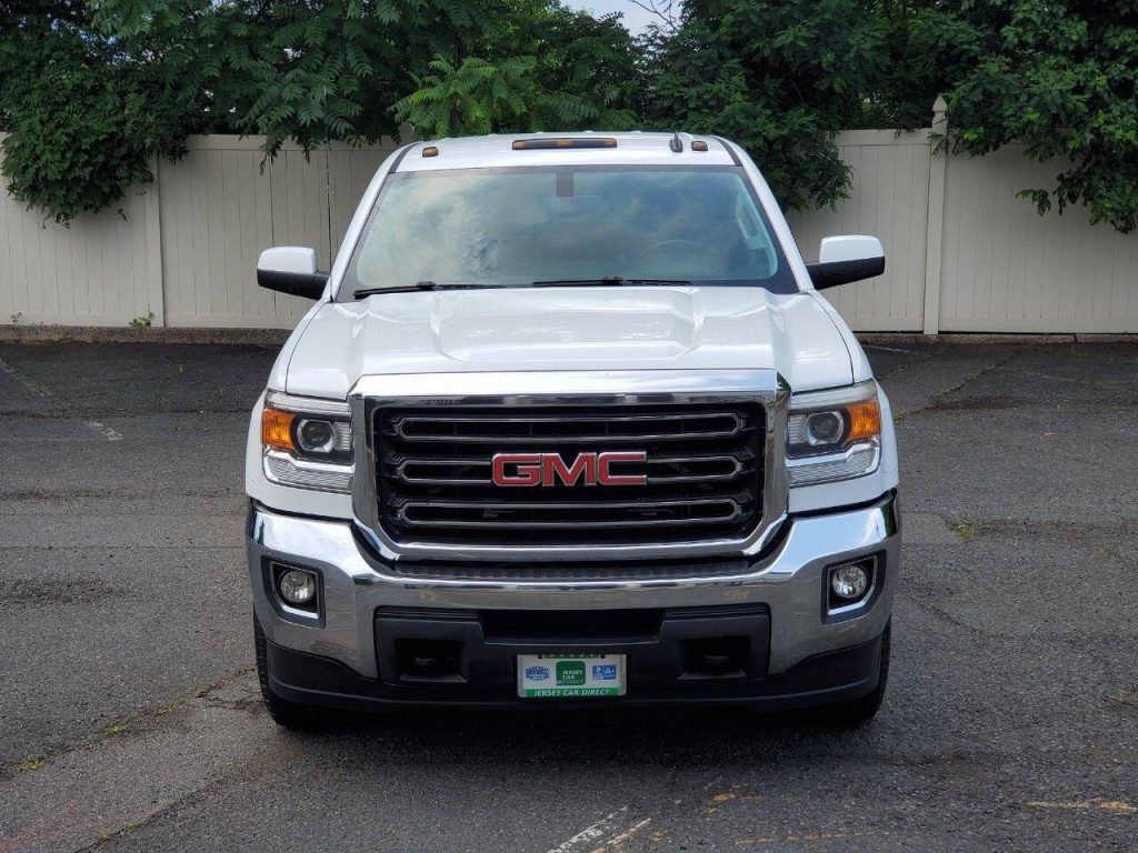 2015 GMC Sierra 2500 Image 2