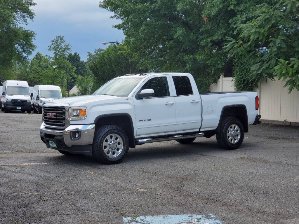 2015 GMC Sierra 2500 Image 3