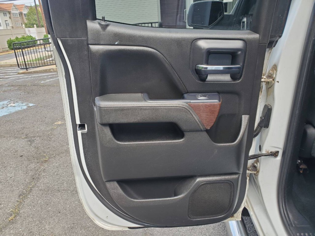 2015 GMC Sierra 2500 Image 11