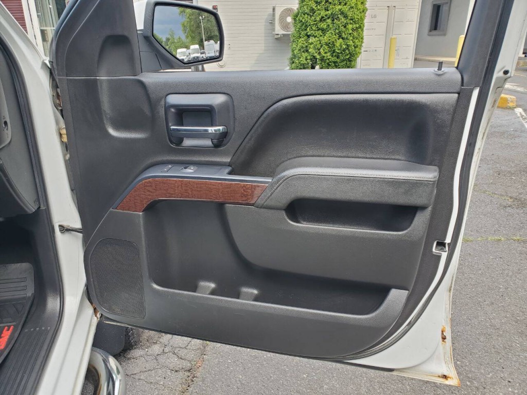 2015 GMC Sierra 2500 Image 15