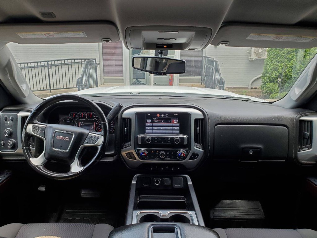 2015 GMC Sierra 2500 Image 16