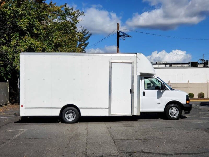 2021 Chevrolet Express Image 7