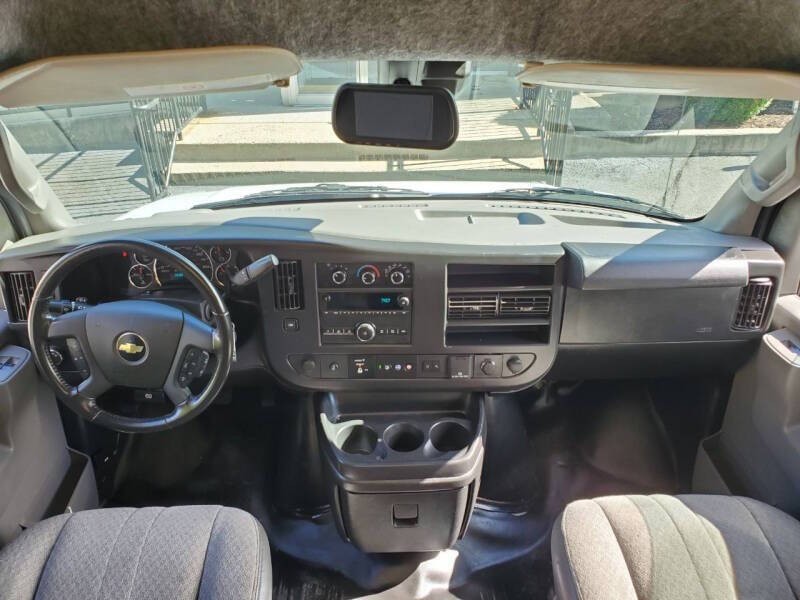 2021 Chevrolet Express Image 11