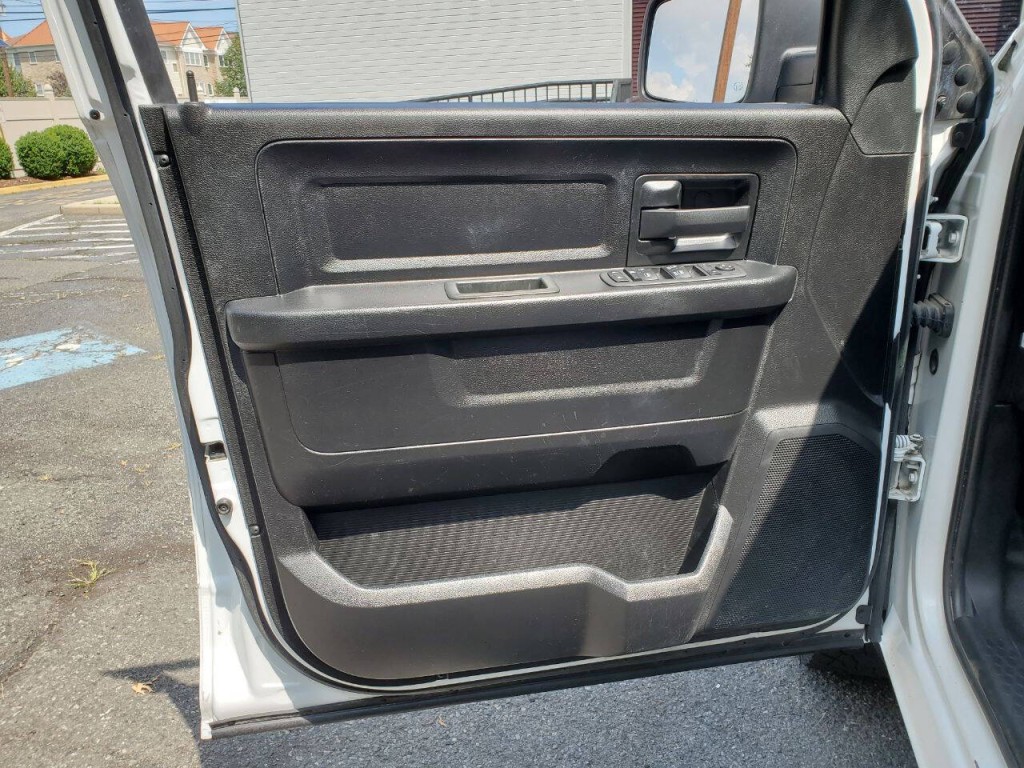 2021 RAM 1500 Image 9