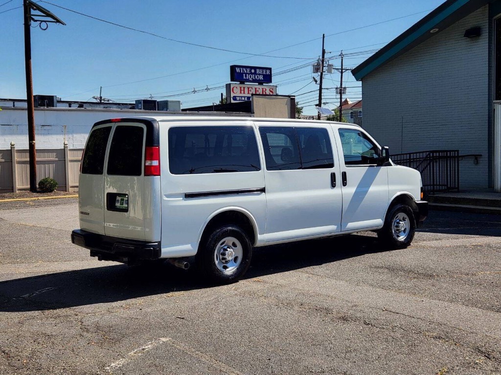 2024 Chevrolet Express Image 7