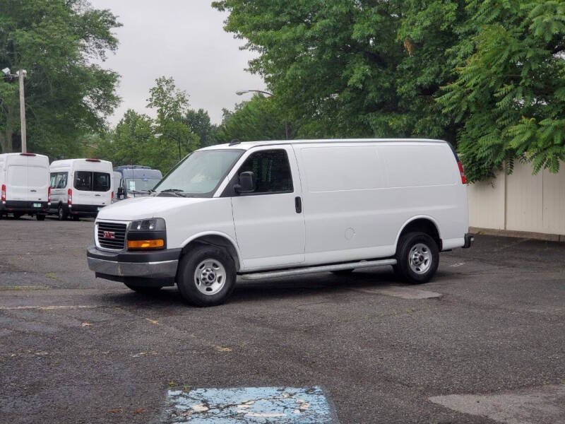 2021 GMC Savana Image 3