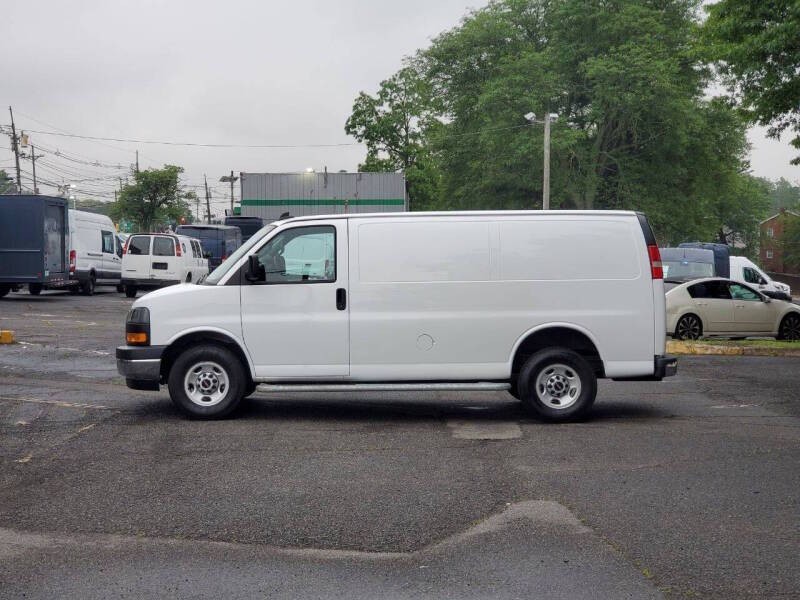 2021 GMC Savana Image 4