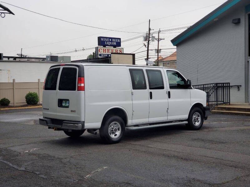 2021 GMC Savana Image 6