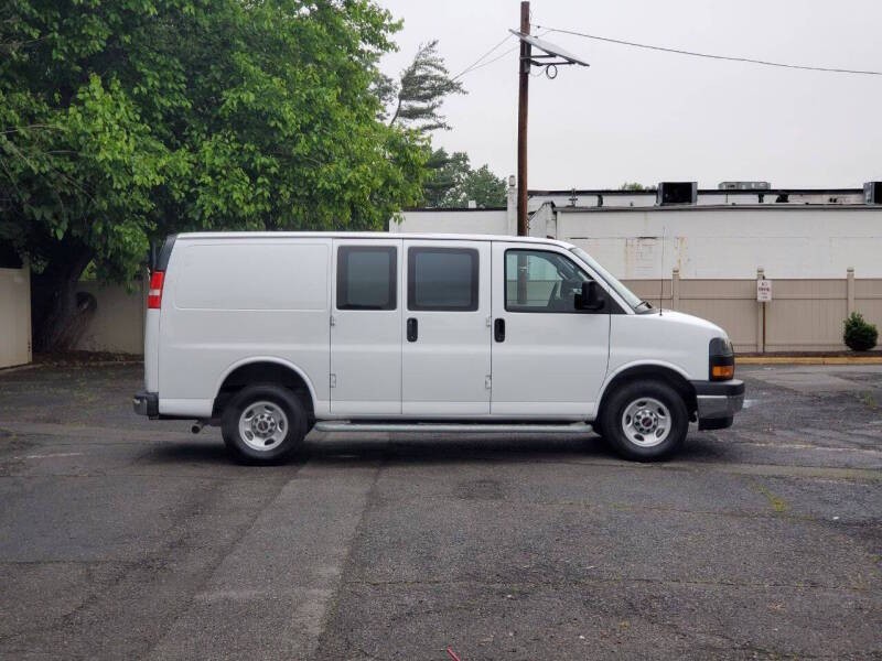 2021 GMC Savana Image 7