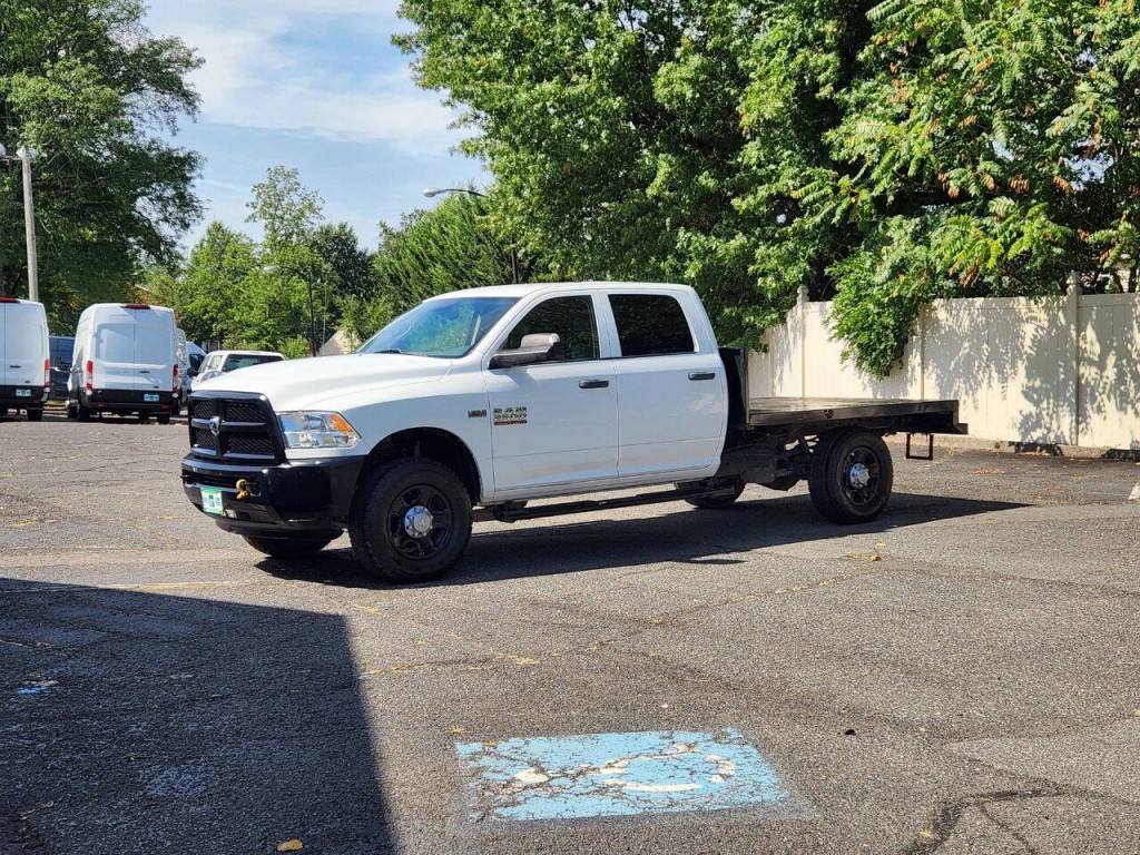 2018 RAM 2500 Image 3