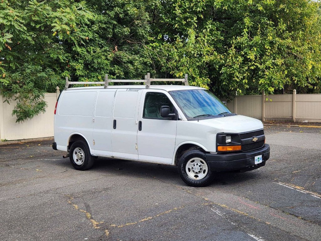 2013 Chevrolet Express Image 1