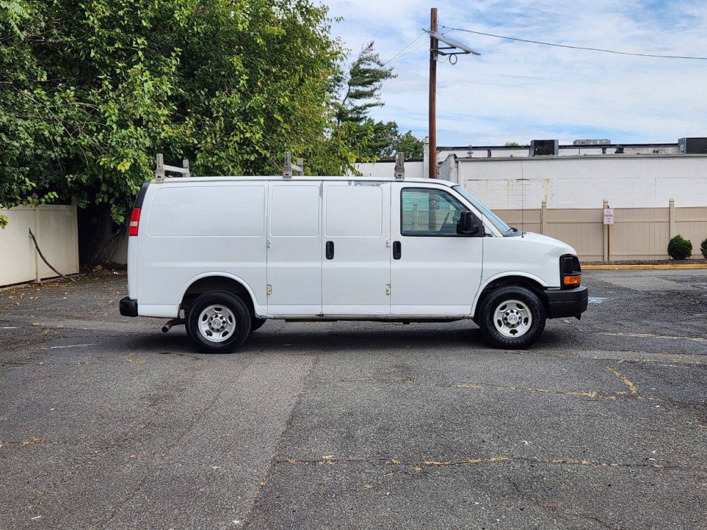 2013 Chevrolet Express Image 7