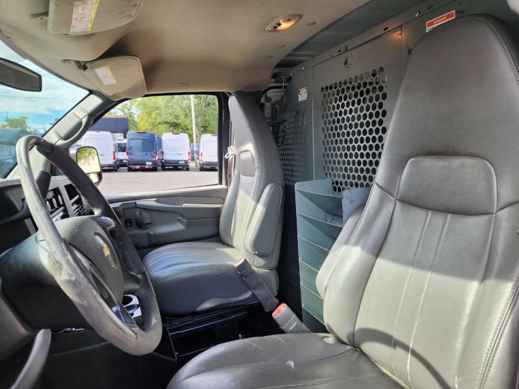 2013 Chevrolet Express Image 8