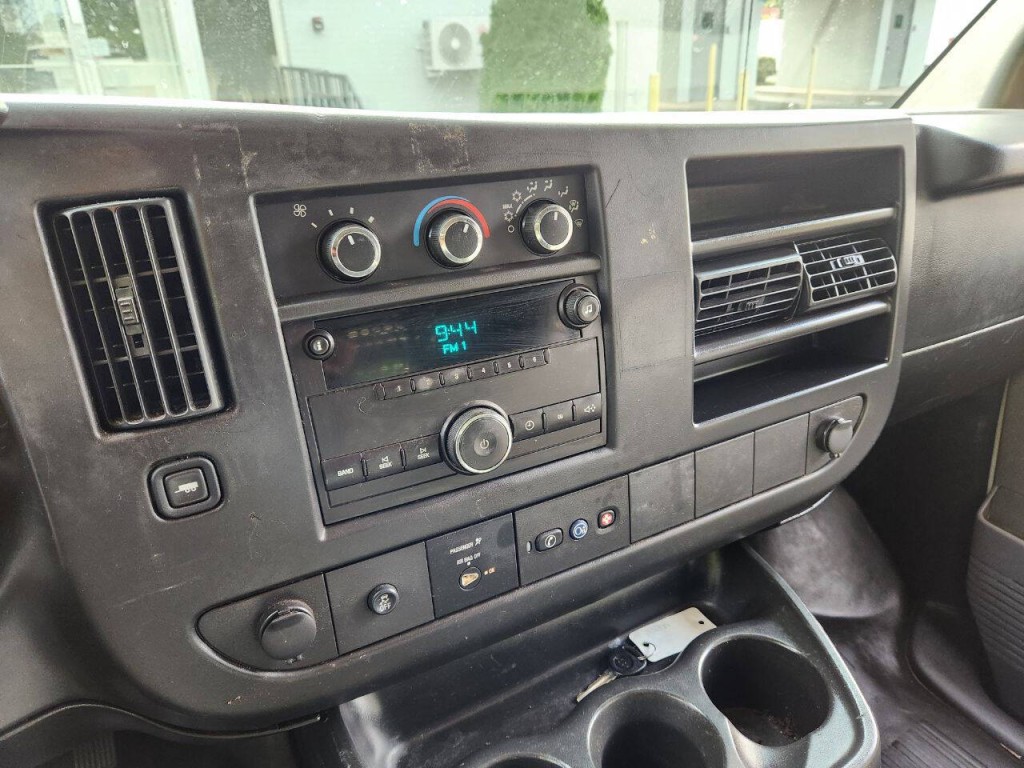 2013 Chevrolet Express Image 14