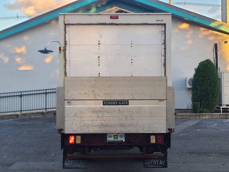 2021 Chevrolet Express Image 5