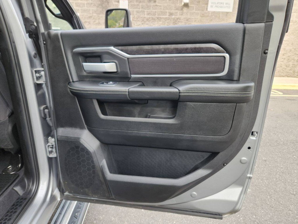 2024 RAM 2500 Image 13