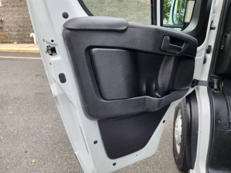 2023 RAM Promaster Image 9