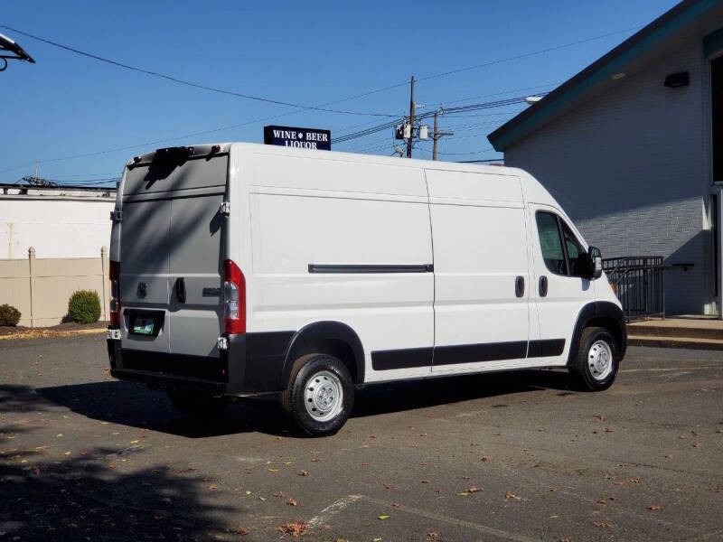 2024 RAM Promaster Image 6